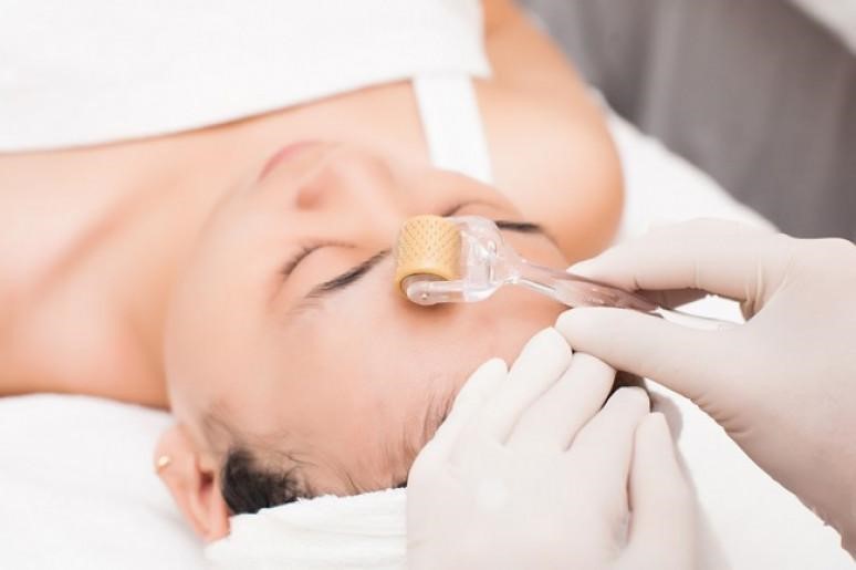 lăn kim có tốt không? có nguy hiểm không những tác dụng của lăn kim trong việc trị mụn ít ai biết đến